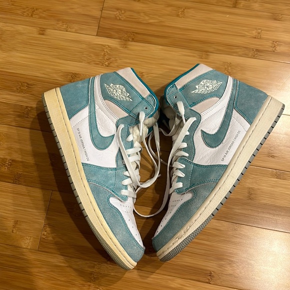 AUTHENTIC Turbo Green jordan 1s size 10.5 men’s
